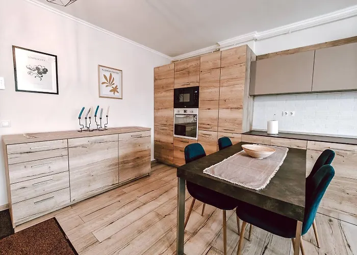 Elegant Escape-parking, Private Parking,kingsize B